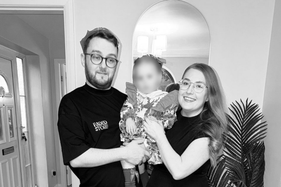 2-ročné dievčatko zomrelo po páde do záhradného jazierka