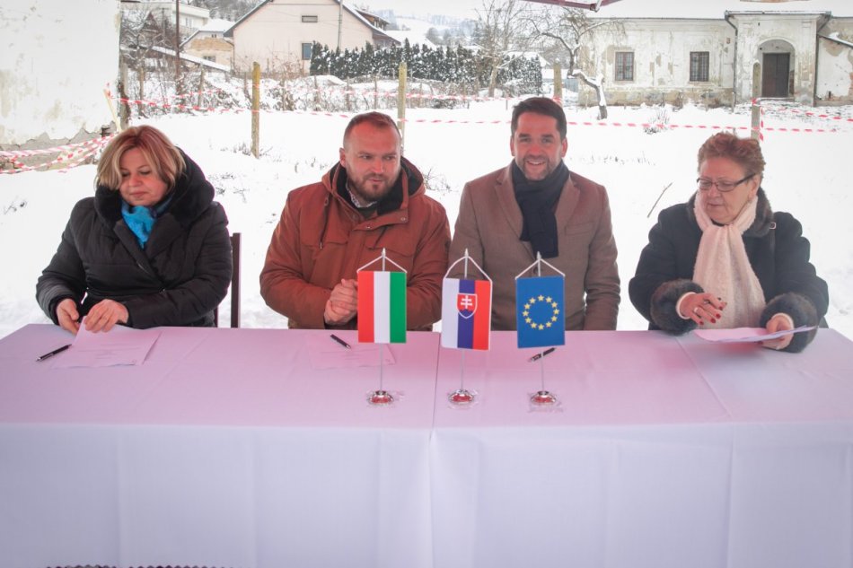 V OBRAZOCH: Obnova Ebeczkého kúrie