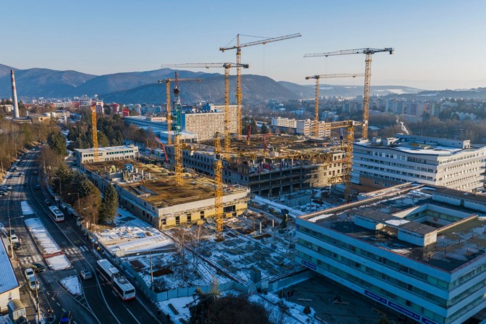 V OBRAZOCH: Zábery zo stavby novej banskobystrickej nemocnice