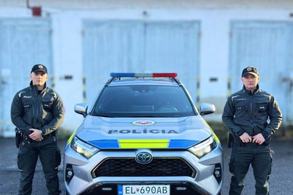 V OBRAZOCH: Pohotová reakcia policajtov pri požiari