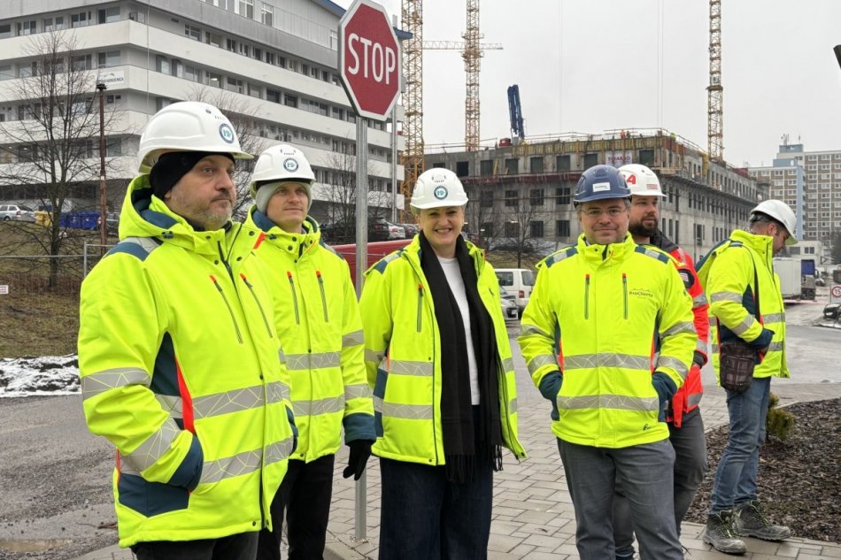 V OBRAZOCH: Kontrolný deň na stavbe nemocnice