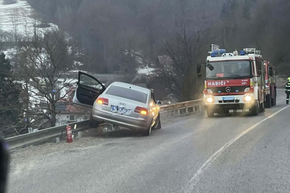 V OBRAZOCH: Pri dopravnej nehode pri Muráni zasahovali všetky záchranné zložky