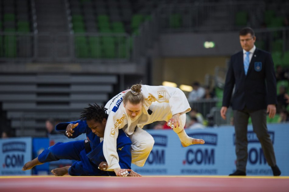 V OBRAZOCH: Do Dukly prišla kompletná medailová zbierka zo svetového pohára