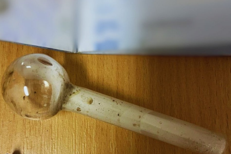 V OBRAZOCH: Muž sa pokúsil vykradnúť balíkomat
