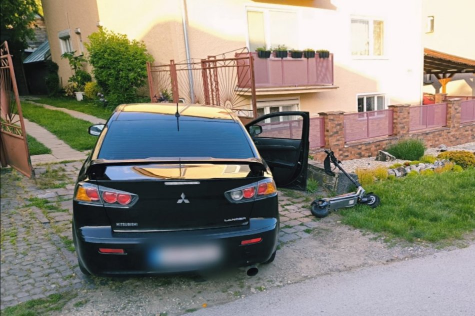 V OBRAZOCH: Hrozivá zrážka kolobežkára s autom