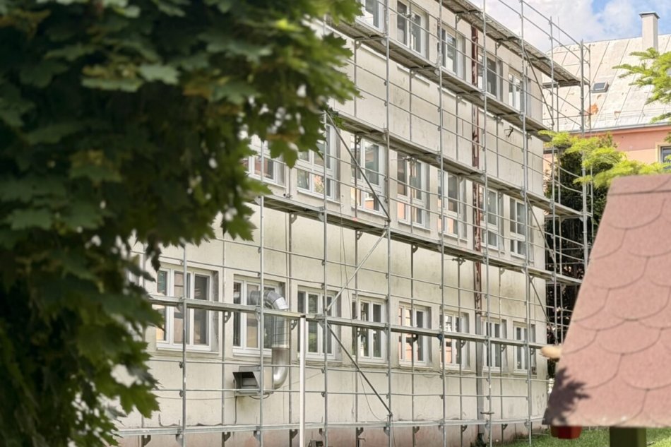 V OBRAZOCH: Škôlka na Ceste k nemocnici prechádza obnovou