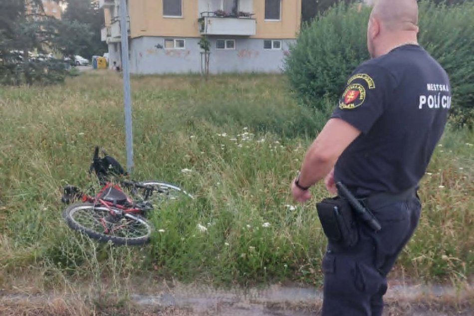V OBRAZOCH: Maloletý cyklista sa zrazil s autom
