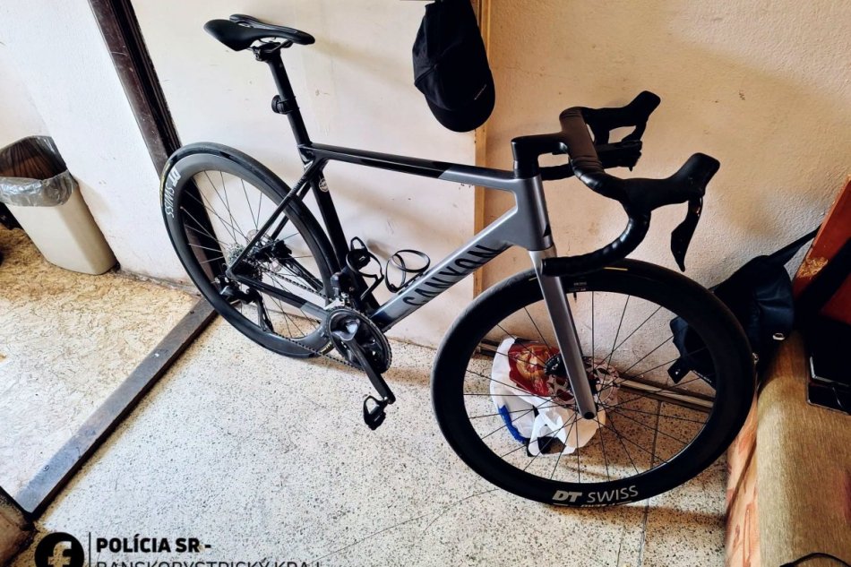 V OBRAZOCH: Policajti našli ukradnutý bicykel