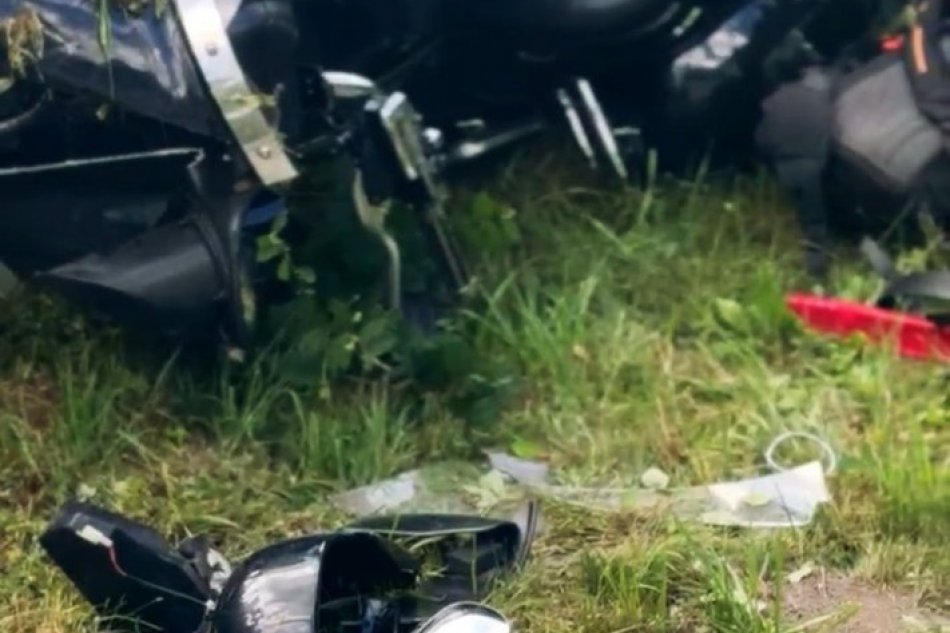 V OBRAZOCH: Motorkára po nehode na Donovaloch previezli do nemocnice