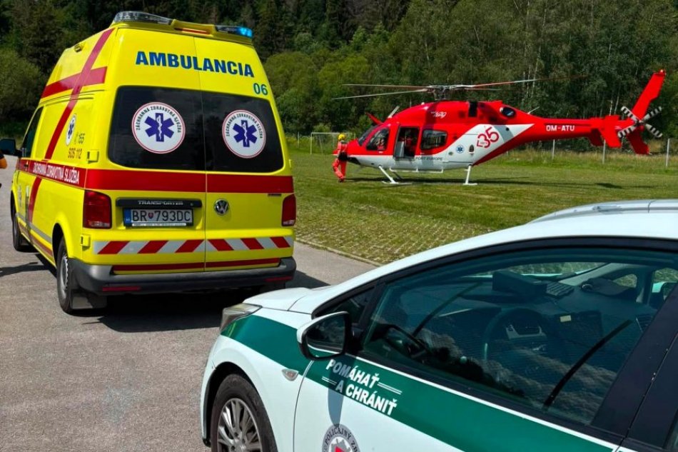V OBRAZOCH: Záchranári ratovali muža po páde z rebríka