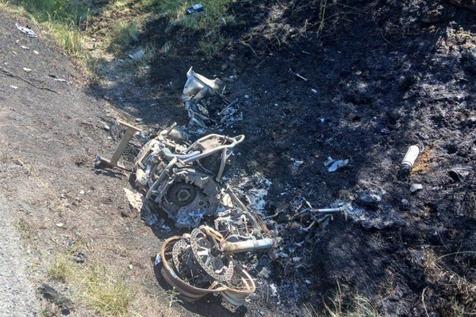 V OBRAZOCH: Vážna nehoda auta s motocyklami
