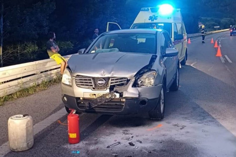 V OBRAZOCH: Dopravná nehoda dvoch áut neďaleko Podbrezovej