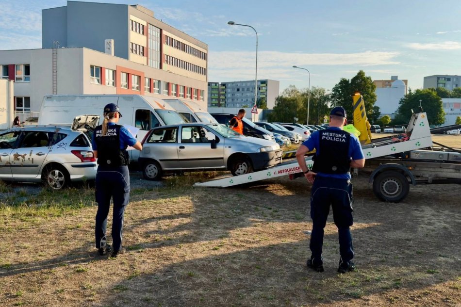Z ulíc Chrenovej odstránili ďalšie vraky