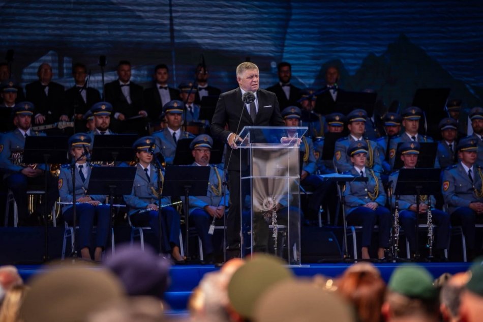 V OBRAZOCH: Premiér Robert Fico na Oslavách SNP v Banskej Bystrici