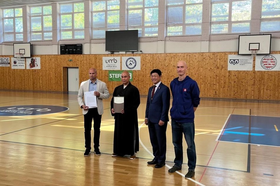 UMB je prvou mimočínskou vysokou školou venujúcou sa Shaolinskému kungfu