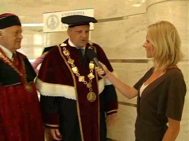 Absolventi letnej univerzity promovali