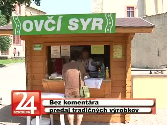 Námestie zaplnili stánky s tradičnými výrobkami