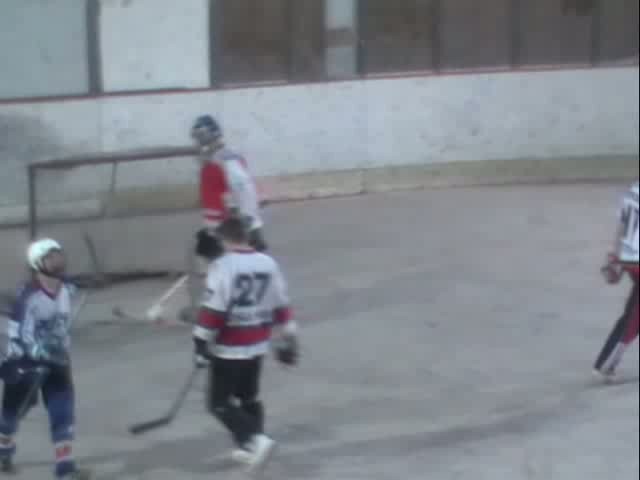 1. hokejbalová liga sa odohrala v hale