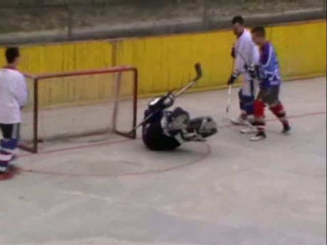 V druhej  hokejbalovej lige dohrávali 4. kolo