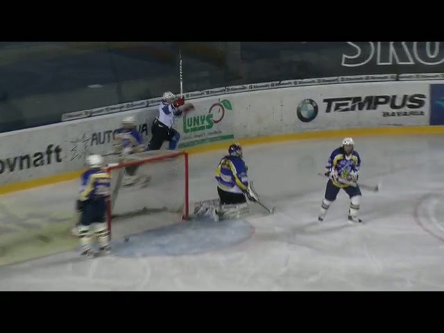 Šarvátka na ženskom hokeji