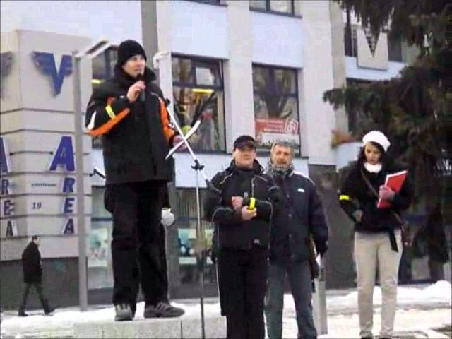 Protestovať prišli aj študenti