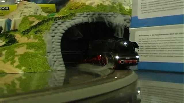 Vláčiky zaujali nie len deti