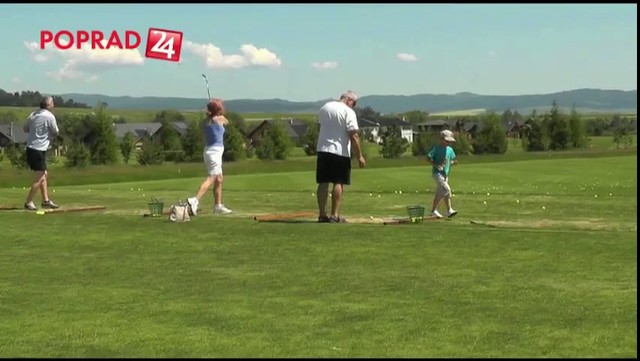 Golf je hra pre všetkých. Loptičky odpaľujú aj malé deti