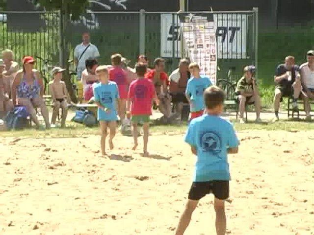 Na 3b plážovom futbale hráči vypotili litre potu