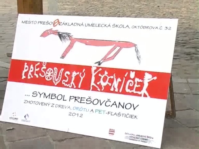 7 metrov a 2 000 fliaš: Pred radnicou tróni megakôň!