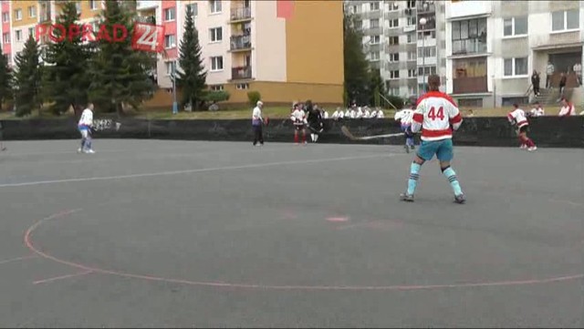 Odštartovala hokejbalová liga. Hrávať sa bude v nedeľu