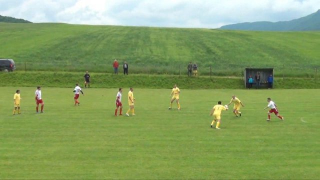 VIDEO: Futbalový zápas v Rudnej bol v réžii policajtov