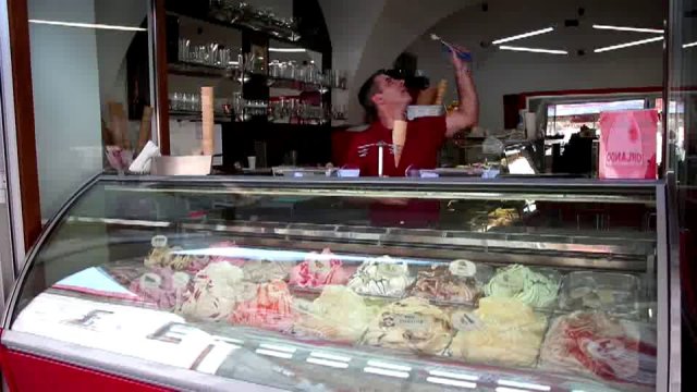 Takto sa žongluje so sladkou zmrzlinou