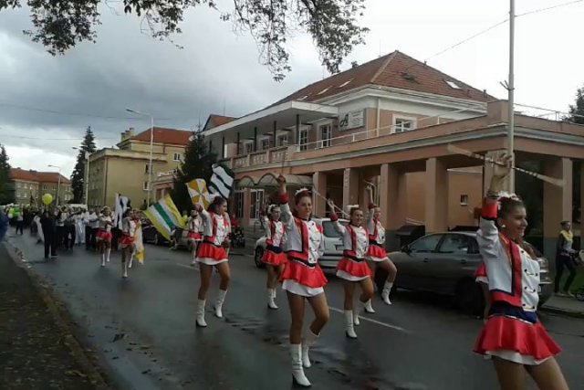 Otvorenie jarmoku slávnostným pochodom