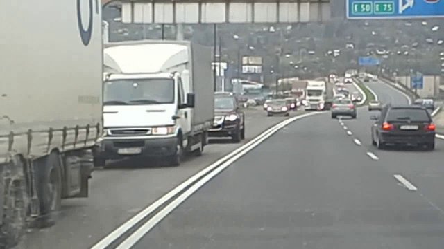 Oheň pri Hypertesku siahal do veľmi vysokej výšky